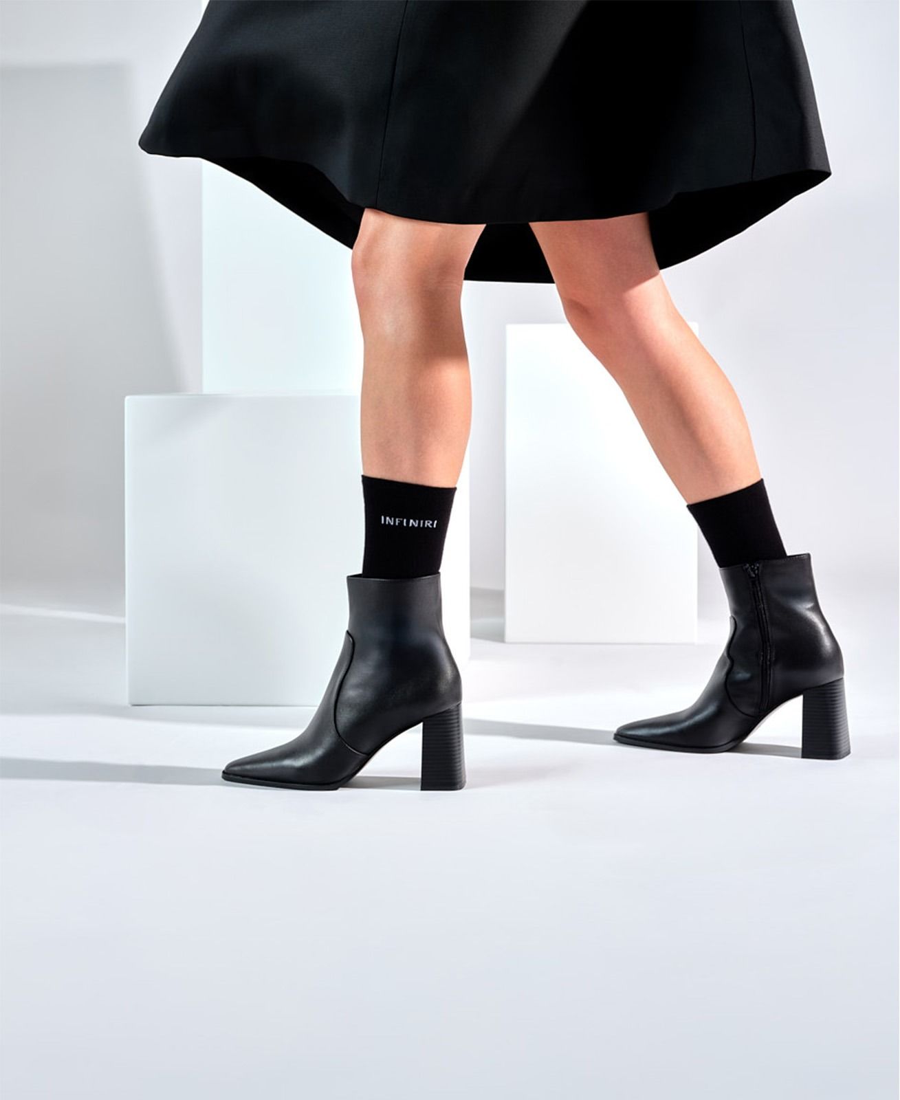 INFINIRI Comfort - Women's Socks - Black