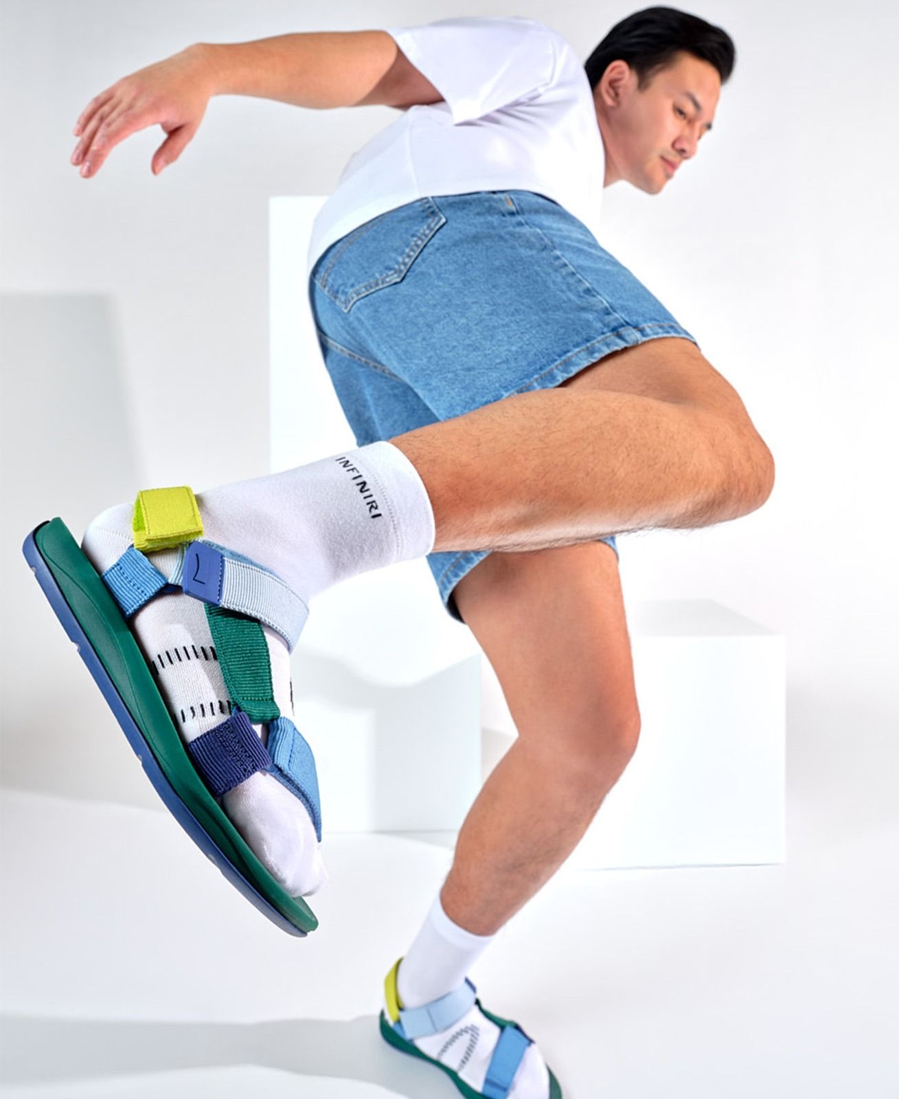 INFINIRI COMFORT Health Socks - Men / White