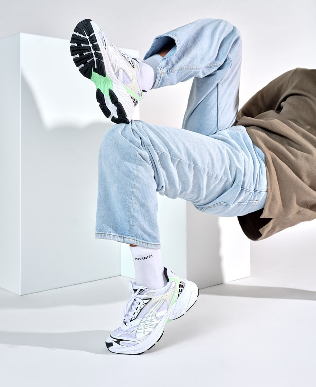 INFINIRI COMFORT Health Socks - Men / White