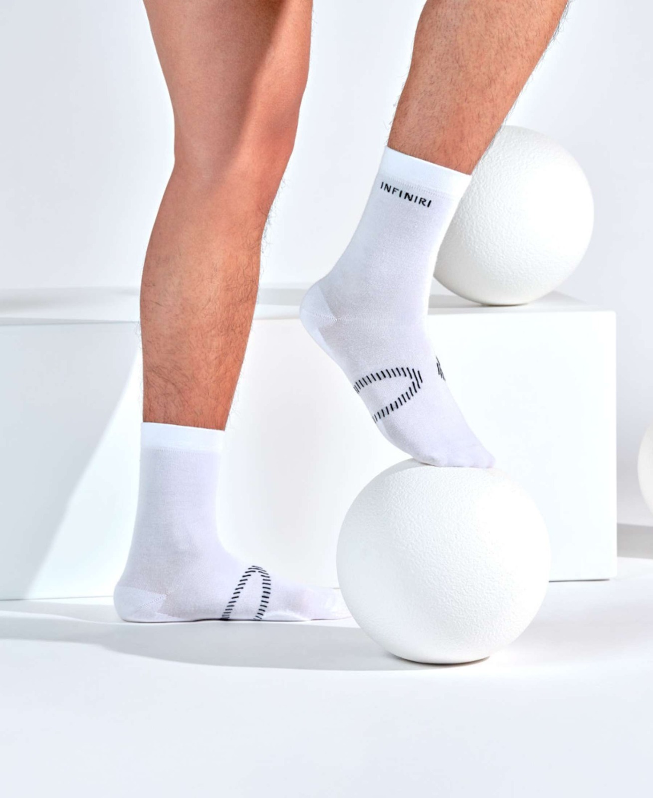 INFINIRI COMFORT Health Socks - Men / White