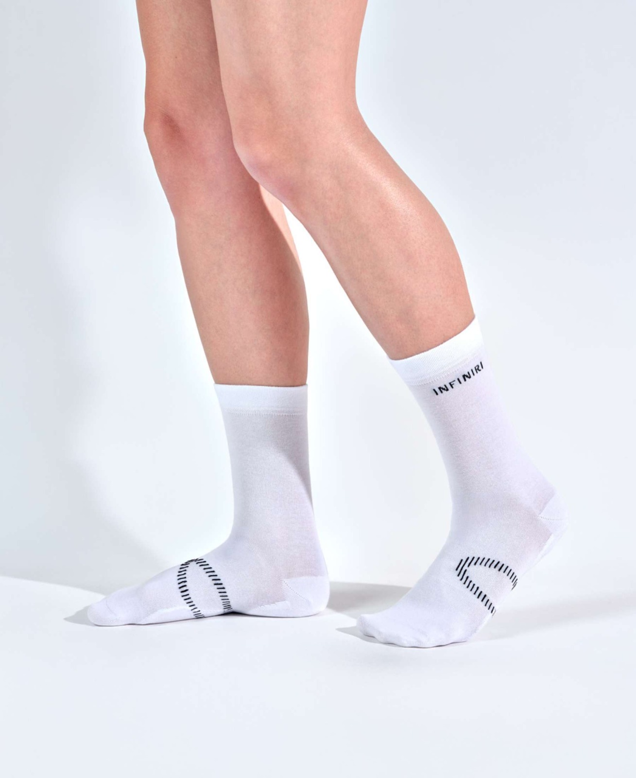 INFINIRI COMFORT Health Socks - Women / White